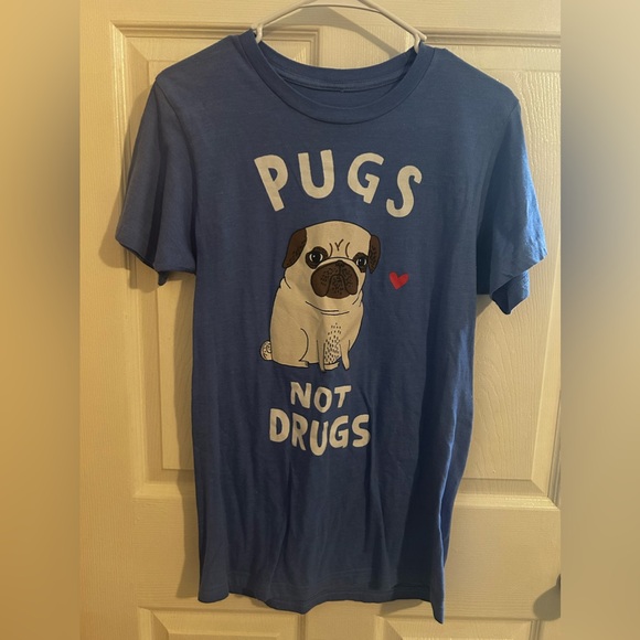Gemma Correll - Pugs not Drugs Graphic Tee - Picture 1 of 3